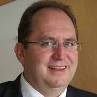 Dr. Uwe Grebe