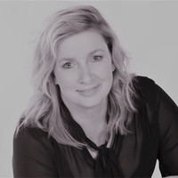 Monique van der Hoeff