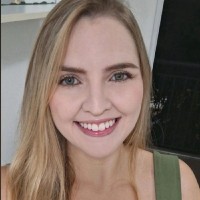 Júlia Carvalho
