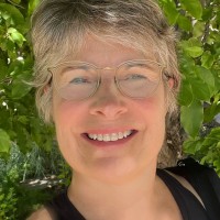 Laura Olinger