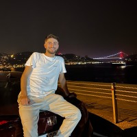 Giray Topaloğlu