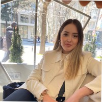 Esra Özcan