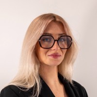 Angélina M.