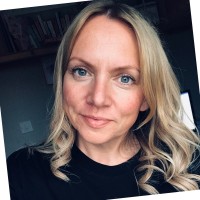 Nina Bayes