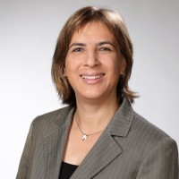 Dr. Julia Hahn
