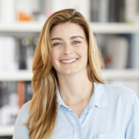 Laura Swakon, Aia