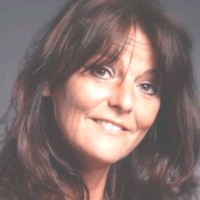 Nicolette Van Veen