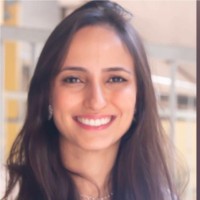 Lívia Maurizi Passos Araújo