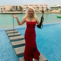 Olena Show Violinist And Singer