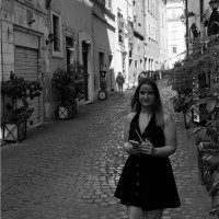 Isabelle Mills