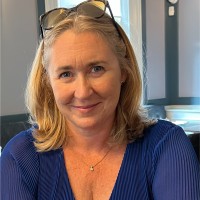 Dr Elizabeth Collins