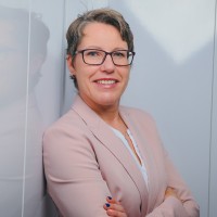Silvia Schrader
