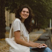 Maya Pardanani, Eit