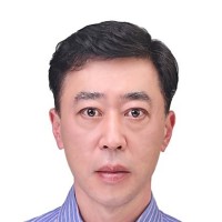 Sungho Hwang