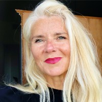 Karine Tostivint