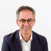 Dr Olivier van den Brink