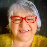 Lynda Dickson