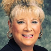 Vicki 