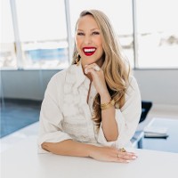 Sara Johnson (Sj)