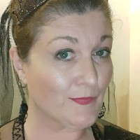 Viv Wiggins (MA BA Hons)