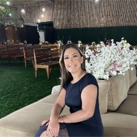 Julia Decares