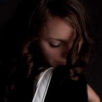 Elena Pecis
