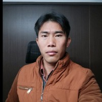覃云飞