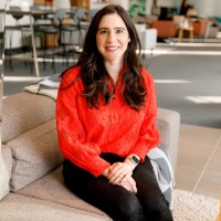 Corie Smith, Iida