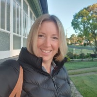 Julia Avis
