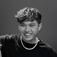 Yuxuan Yang