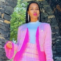 Mone Davis