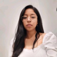 María F.