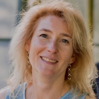 Dr. Susanne W.