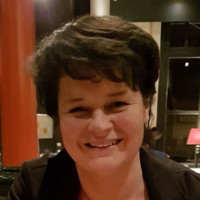 Esther Kouthoofd