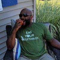 Warren Deshields, Sns
