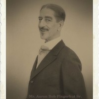 Aaron Bob Fingerhut