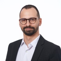 Július Vontszemű, Cams