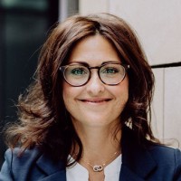 Laura Stauder