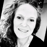 Angela Jank