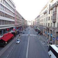 D C
