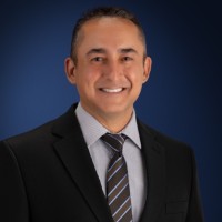 Alberto R Flores