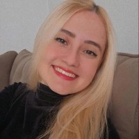 Thais Karoline