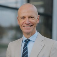 Dr. Gerd Kommer