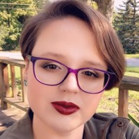 Amanda M Robinson