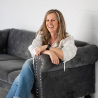 Suzanne White