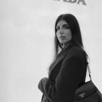 Yasmine Khan