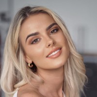 Lauren Mills