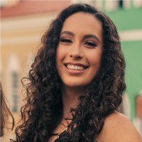 Caroline Travassos