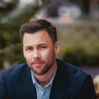 Kenneth Lynne