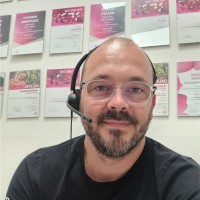 Károly Komáromi